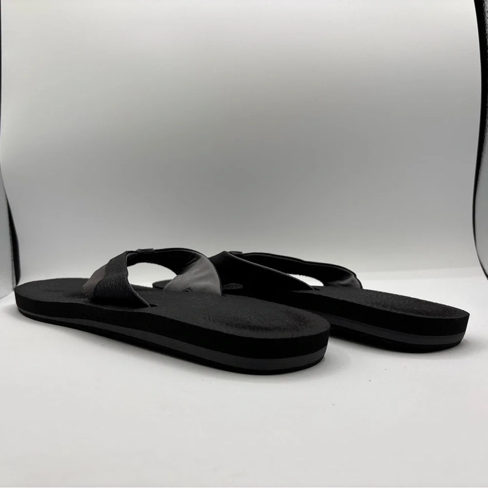 Reef Flip Flops Men's Size 12 K-10 EUR 45 Black Gray Slip On Comfort Sandals